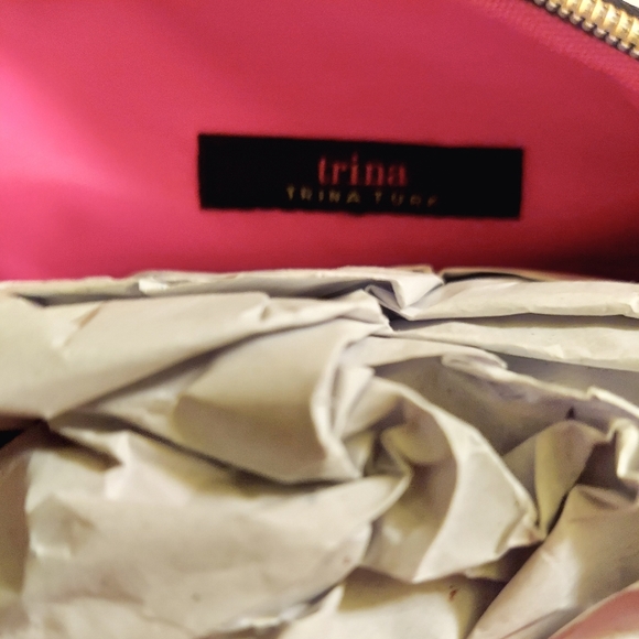 Trina Turk Cosemetic Bag 🎒 - Picture 5 of 9